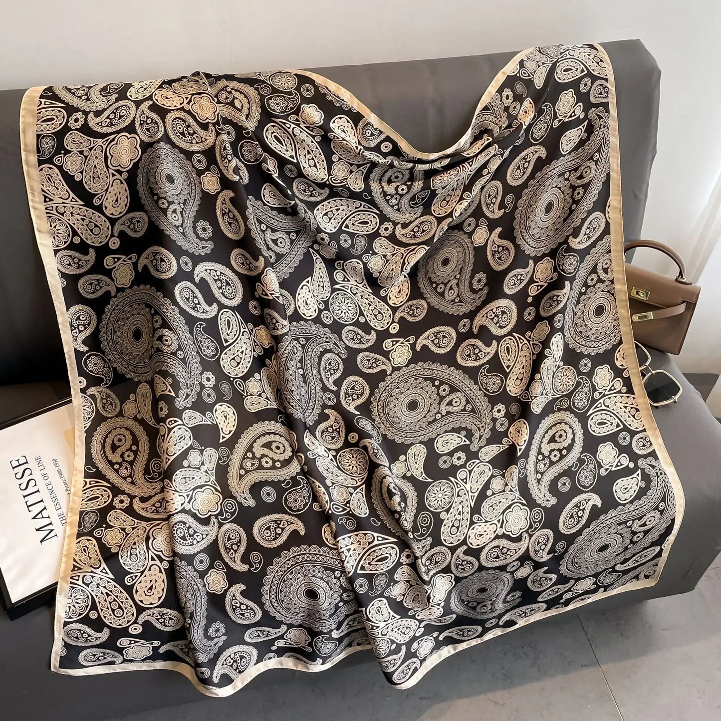 HYKMAIYW Luxury Horse Print Square Scarf Imitation Silk